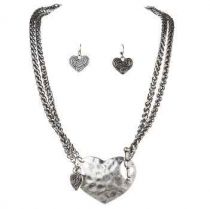 Toggle Heart Chain Necklace Set